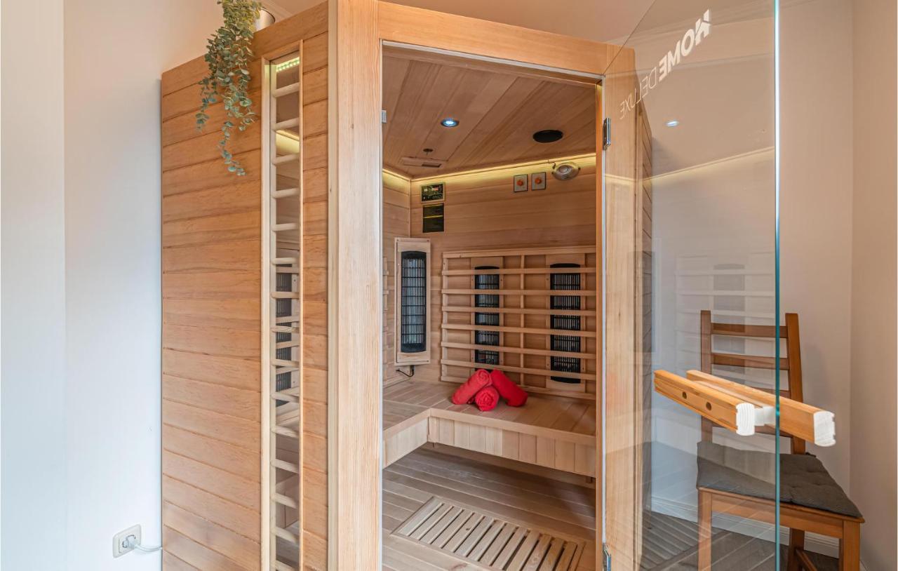 Nice Home In Friedrichskoog With Wifi ภายนอก รูปภาพ